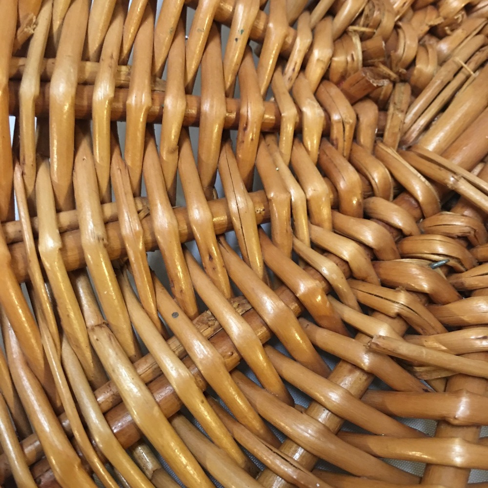 Wicker Gathering Basket Unisex Small Brown Saddle Rim Braided Handle Cottagecore - Picture 4 of 9